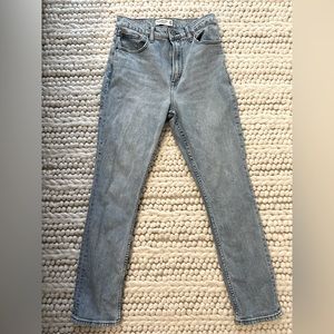 Abercrombie & Fitch Jeans - 90’s Ultra Rise Slim Straight Jean - 28 S